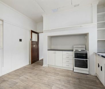 Charming 3-Bedroom Home in Prime Ainslie Location - Photo 6