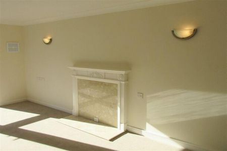 1 bedroom retirement property to rent - Photo 2