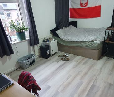 31 Llantristant Street, Cathays, Cardiff, CF24 4JD - Photo 2