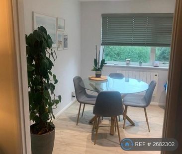 2 bedroom maisonette to rent - Photo 4