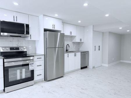 For Lease - 131 Camelia Avenue Unit# 1, Manor Park - Cardinal Glen and Area, Ontario - Photo 4