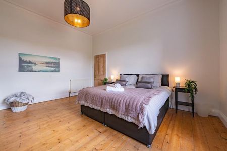 5 bedroom detached house to rent - Photo 3