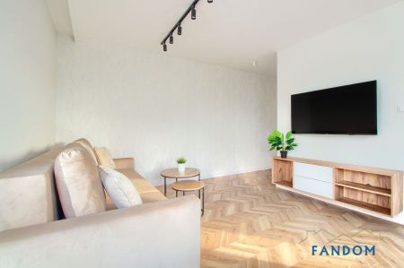 Wysoki Standard 44m2 + GARAŻ | ul. Gromskiego, STAROMIEŚCIE - Photo 2