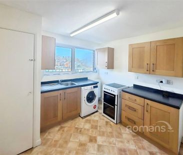3 bedroom flat to rent - Photo 4