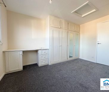 4 Bedroom Terraced - Photo 2