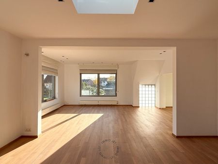 Ruime bel-etagewoning met 3 slaapkamers, tuin en garage - Photo 4