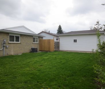 For Lease - 83 Sutherland Avenue, Brampton, Ontario - Photo 6