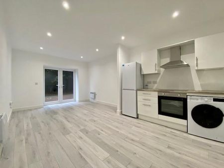 1 bedroom apartment to rent - Photo 2