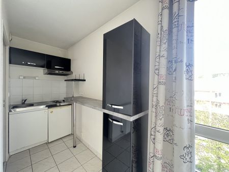 Location Appartement 1 pièce 21m² RODEZ 12000 - Photo 3