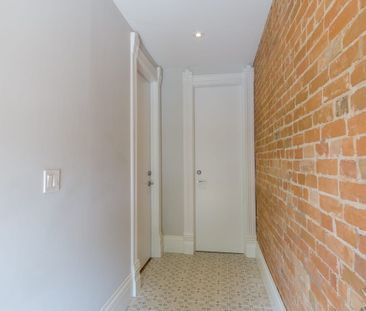 For Lease - 936 Dundas Street Unit# Main, Toronto, Ontario - Photo 4