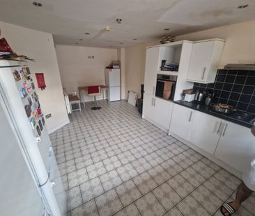 32A BLOXWICH ROAD - Photo 4