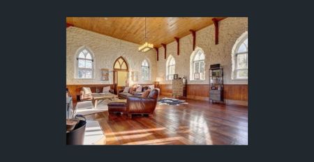 Unique Lifestyle Retreat in the Heart of Macclesfield! - Photo 4