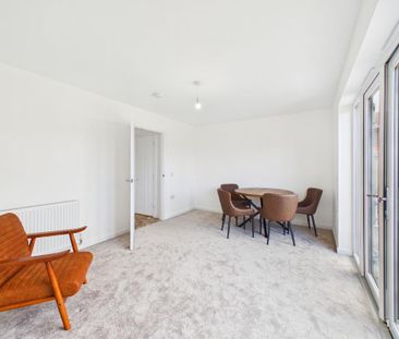 3 bedroom semi-detached house to rent - Photo 2