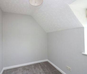 Terraced House to rent on - Photo 5