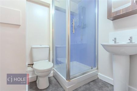 4 bedroom apartment to rent - Photo 5