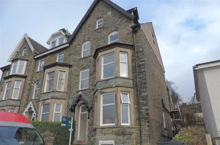 1 bedroom in a house share to rent - Photo 2