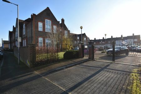Gammons Lane, Watford, WD24 - Photo 4