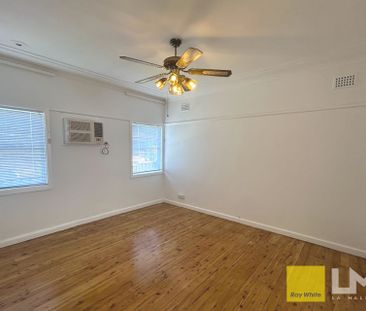 Perfect Family Home - Photo 2