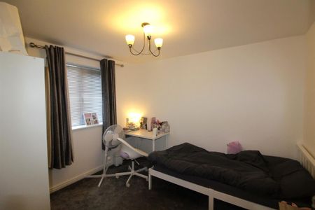 2 bedroom semi-detached house to rent - Photo 4