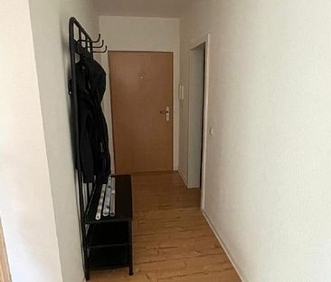 Großzügige Dachgeschosswohnung mit Einbauküche - Foto 1