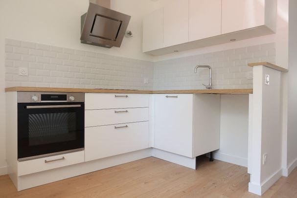 Location Appartement 2 pièces 43m² ST GENEST LERPT 42530 - Photo 1