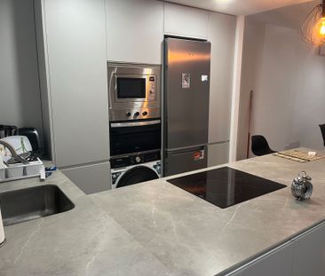 Piso de alquiler en Calle de Antonio López, Comillas - Photo 4