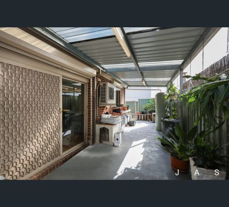 38 St Andrews Drive, Sunshine North, Vic 3020 - Photo 5