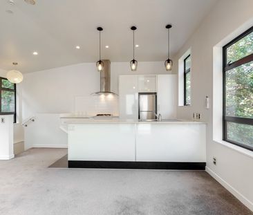 15 San Sebastian Road, Kelburn - Photo 4