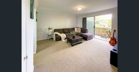 Tidy 2 Bed Unit Walking Distance to Oxford Street - Photo 2