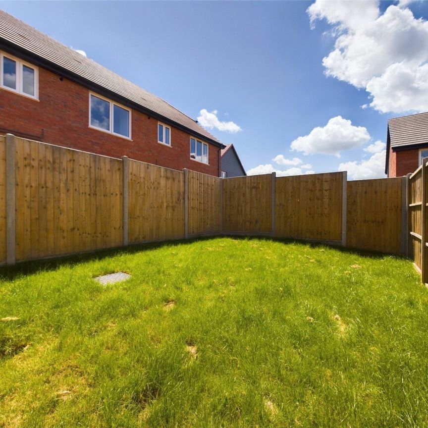 Swallowtail Road, Chinnor, Oxfordshire, OX39 - Photo 1