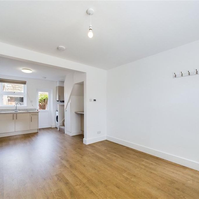 2 bedroom terraced house to rent - Photo 1
