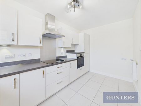 1 bedroom Flat To Let - Photo 2