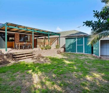 Low-Maintenance, Cosy Three Bedroom Home in a Quiet Court! - Photo 4