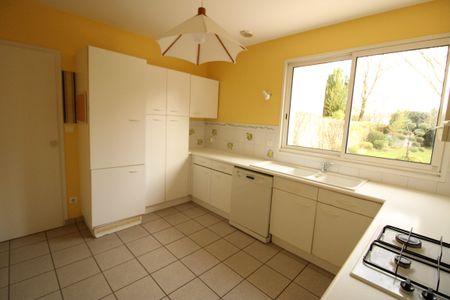 Location Maison 5 pièces 131m² NANTES 44000 - Photo 4