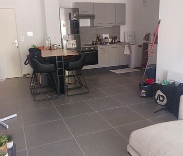 Appartement F3 à louer 3 pièces - 64 m2 MARTIGUES - 13 - Photo 3