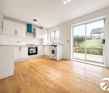 3 bedroom semi-detached house to rent - Photo 3