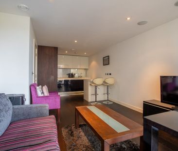 1 Bed Flat, Caro Point, SW1W - Photo 1