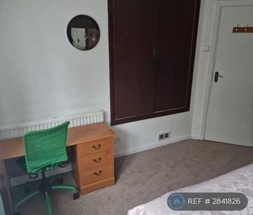 1 bedroom in a house share to rent - Photo 3