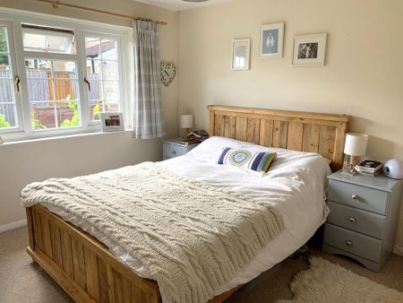 4 bedroom terraced house to rent - Photo 4