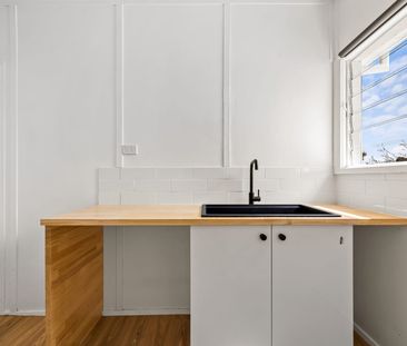 Beautifully Renovated 3-Bedroom Home with Flexible Living Space - Photo 5