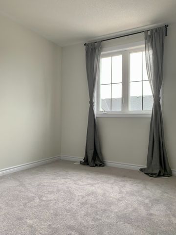 For Lease - 594 Murrell Boulevard, East Gwillimbury, Ontario - Photo 5