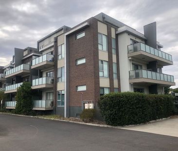 Modern One Bedroom Apartment - Photo 4