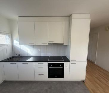 "Rénové, Beau, grand appartement avec balcon!" - Photo 6