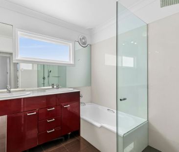 Newport, 35 Cheryl Crescent - Photo 1