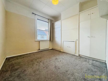 2 bedroom semi-detached house to rent - Photo 5