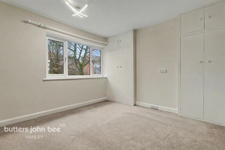 2 bedroom semi-detached house to rent - Photo 4