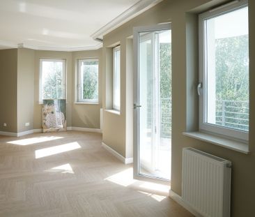 Komfortowy 4-pokojowy apartament z dużym garażem - Photo 2