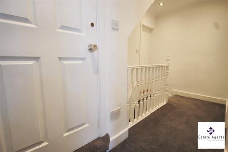 3 Bedroom House - Terraced To Let - Photo 4