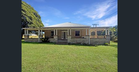 Large Two Bedroom Home - Photo 2