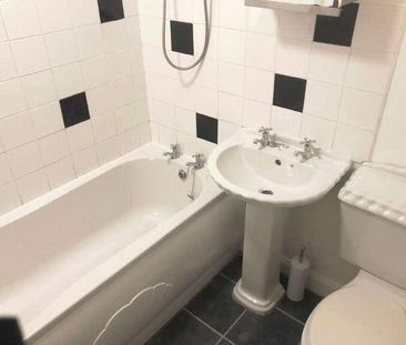 Farfield, Kidderminster, DY10 - Photo 3